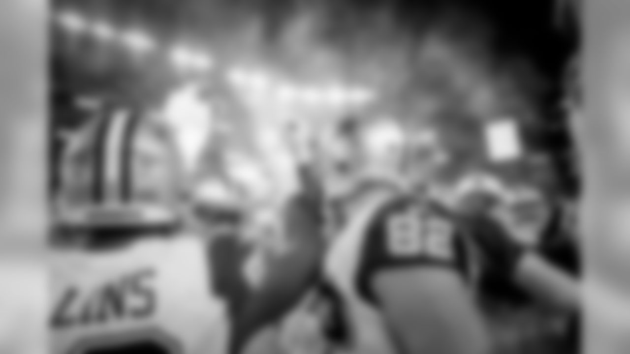 20171130_jason_witten_huddle_selects_jj61593.jpg