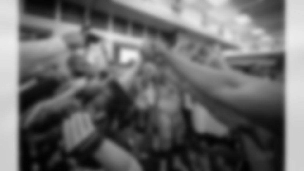 20160925_dal_team_huddle05.jpg