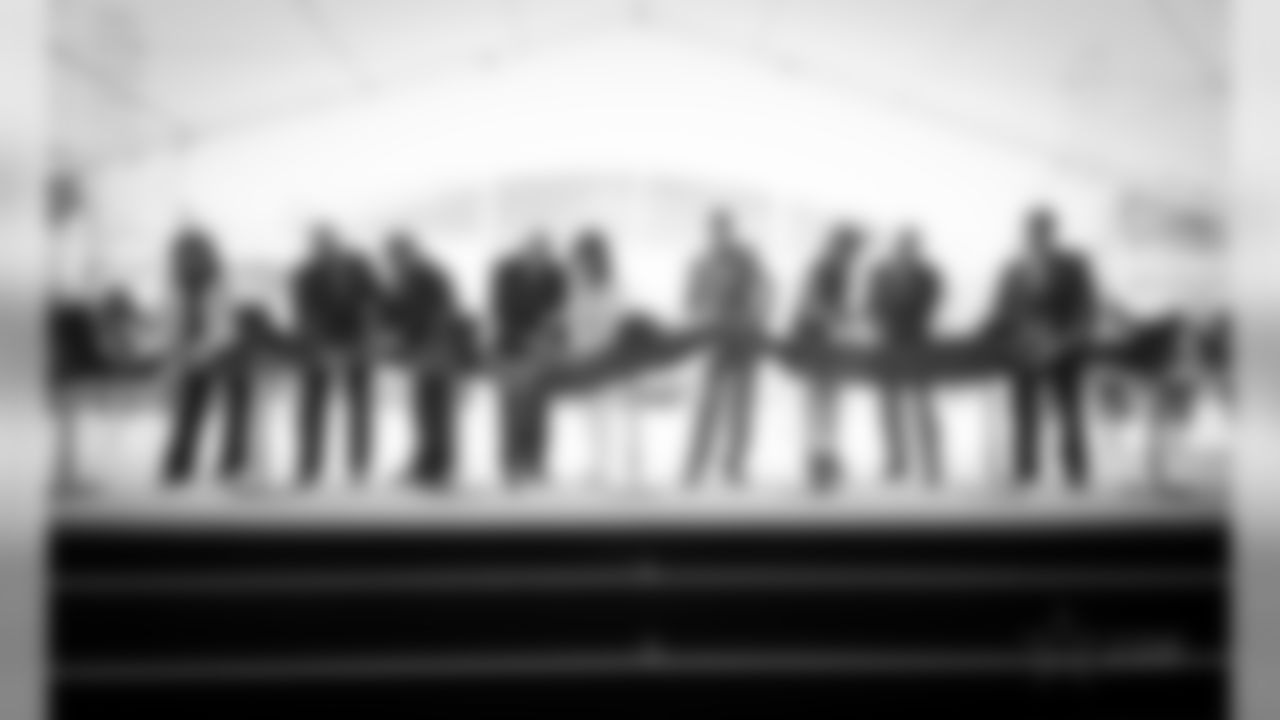 20160821_dal_thestar_ribbon-cutting_quickies121.jpg