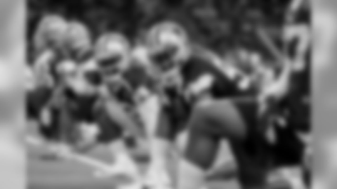 20170829_dal_benson_mayowa_selects_jj38205.jpg