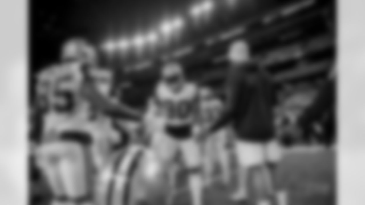 20171130_demarcus_lawrence_selects_jj61582.jpg