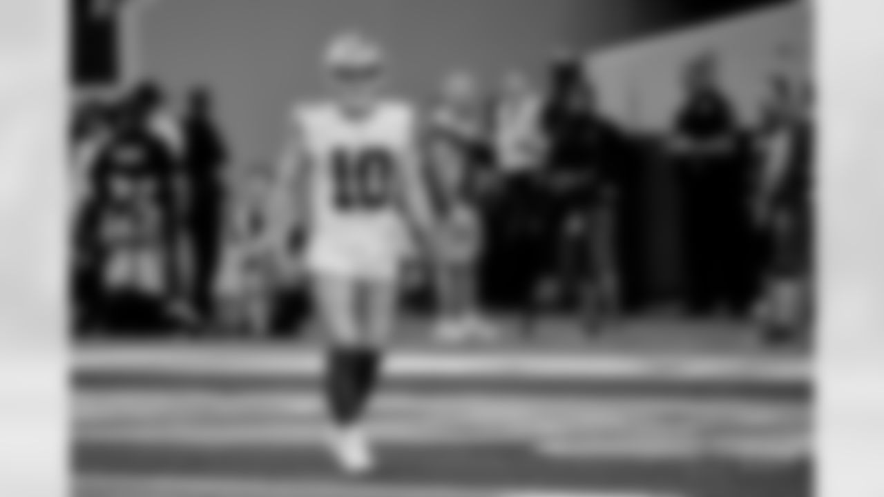 st-20171008_dal_ryan_switzer_selects_jj48612.jpg