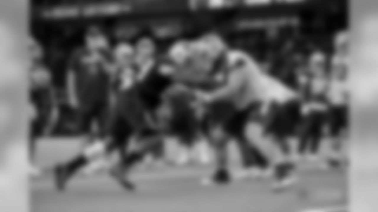 20170829_dal_charles_tapper_selects_jj38212.jpg