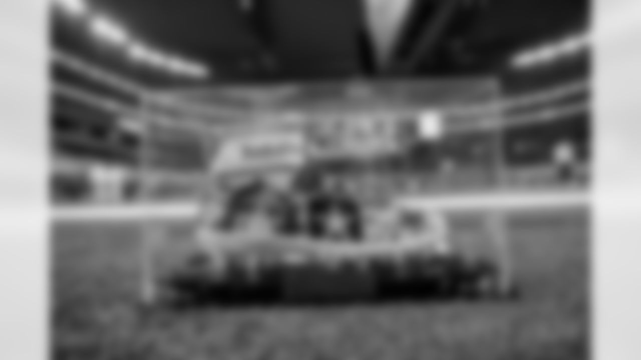 20171130_dal_selects_jj61109.jpg