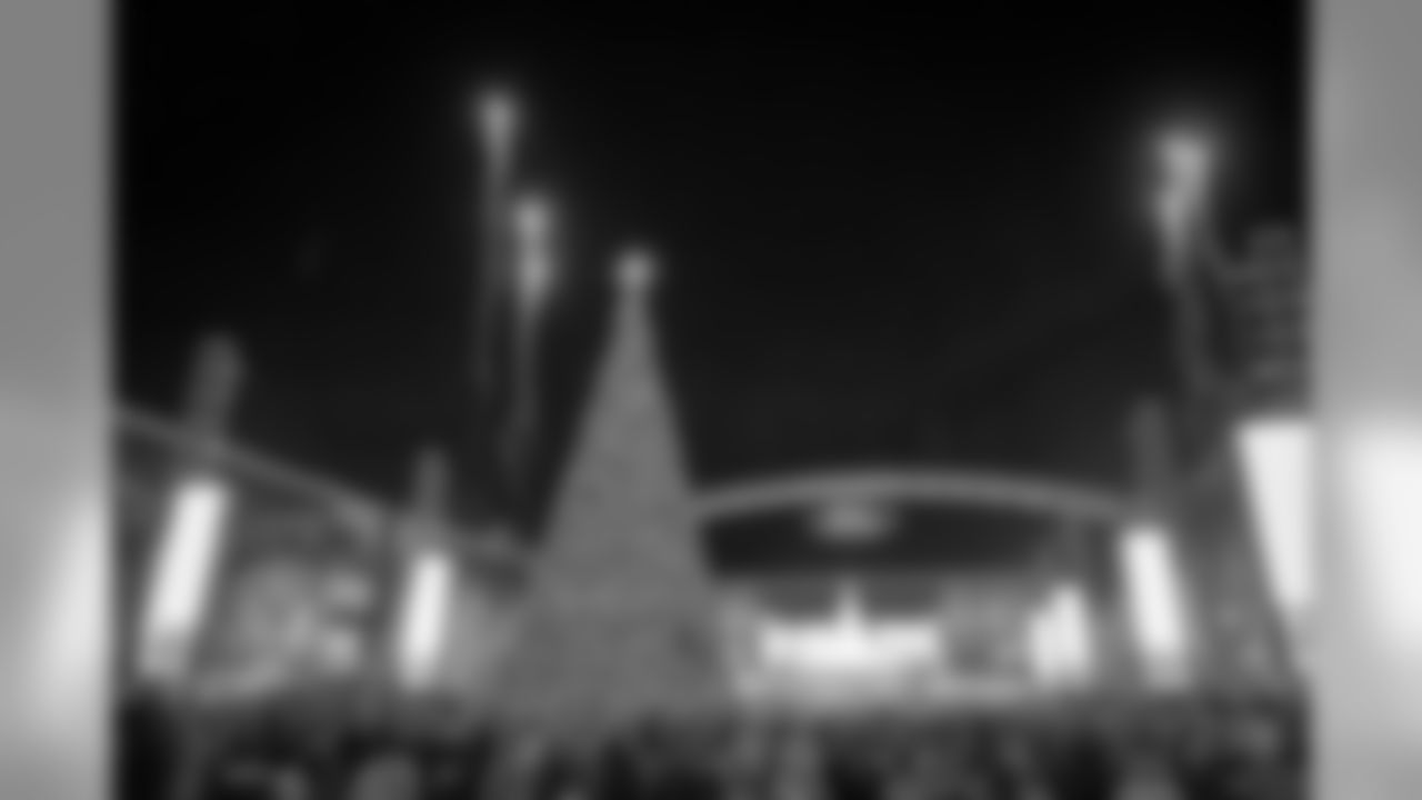 24 November 2017: Views of the Dallas Cowboys Christmas Spectacular at Ford Center at The Star in Frisco, Texas. It was the first lighting of the Christmas tree held at The Star. Photo by James D. Smith/Dallas Cowboys