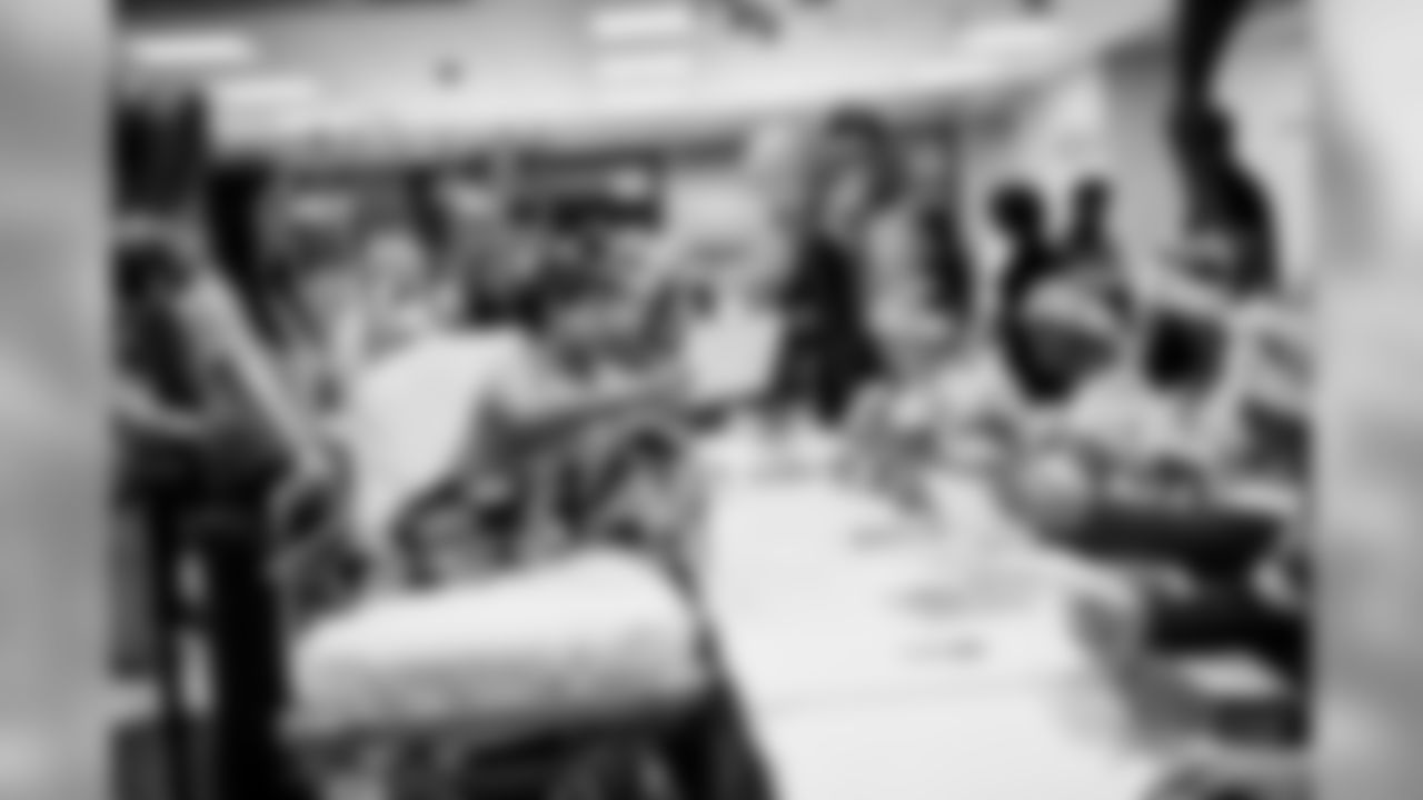 20171204_scottish_rite_hospital_visit_selects_jj62076.jpg