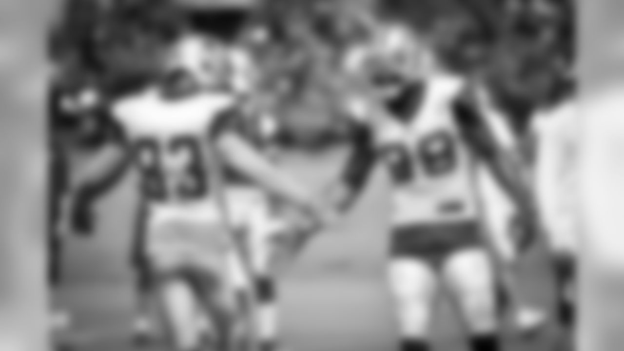 20160921_practice_dez_bryant_selects_jj0195.jpg