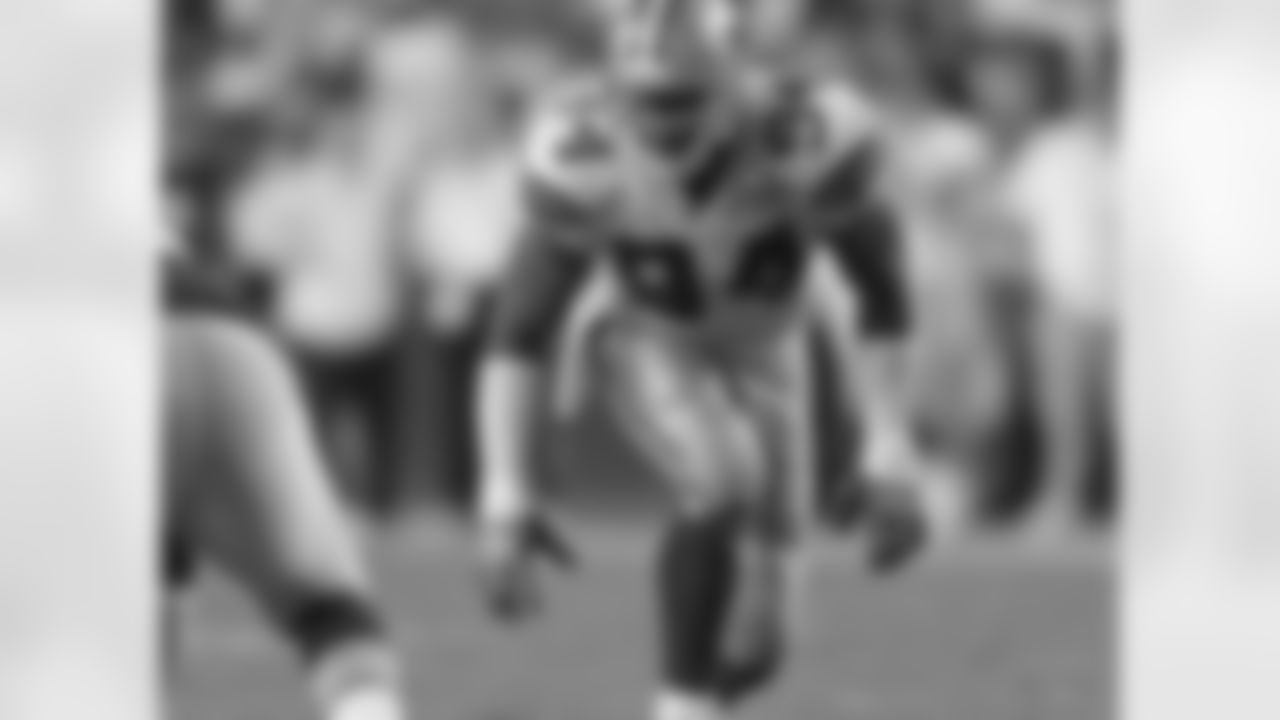 2010 - During the 2010 season opener, Ware notched seven tackles, one sack, two tackles for losses and two pressures as the defense held the Redskins out of the end zone for the third straight game.