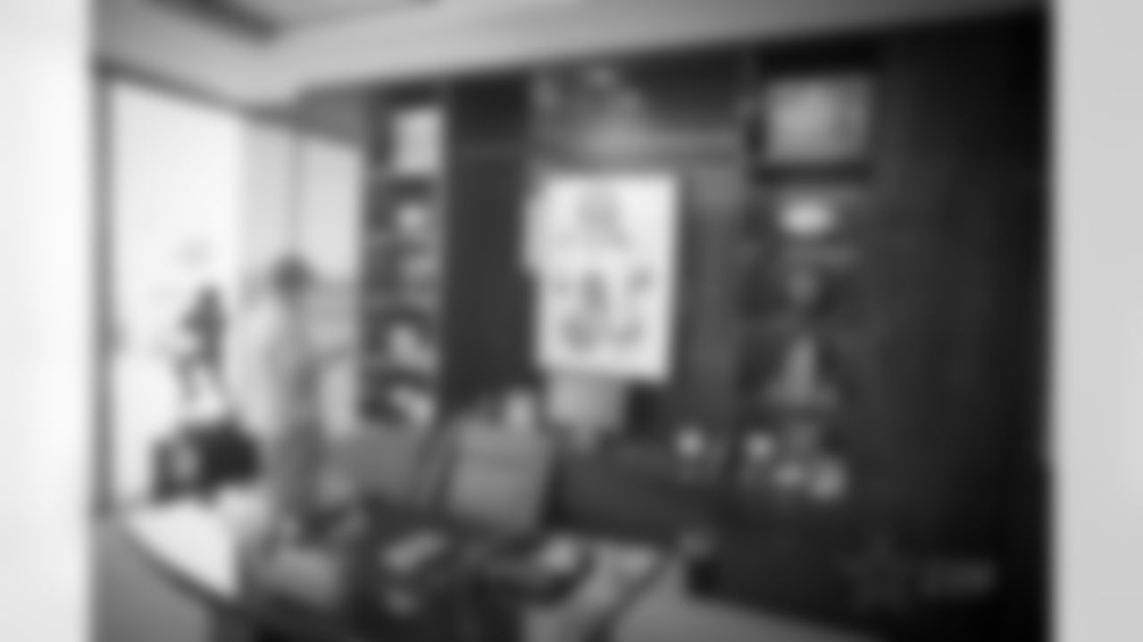2016021_dal_thestar_media_tour_quickies81.jpg
