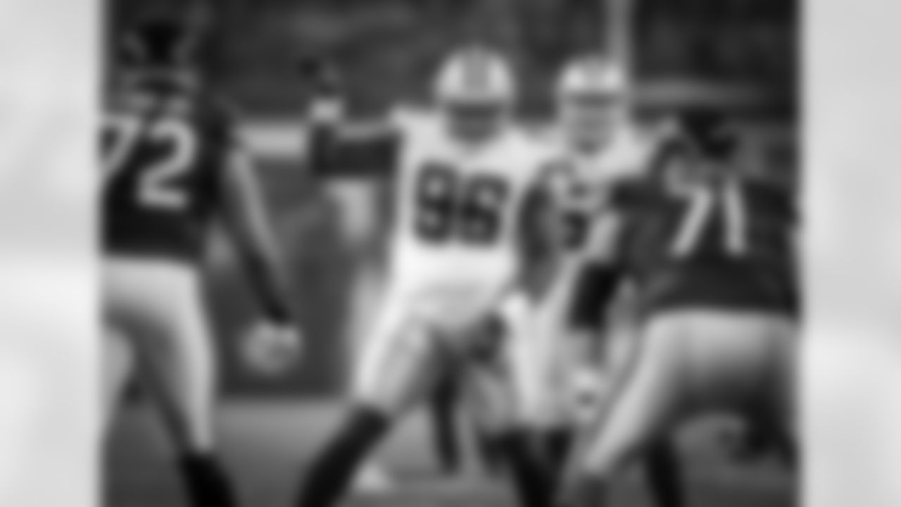 20160925_dal_maliek_collins02.jpg