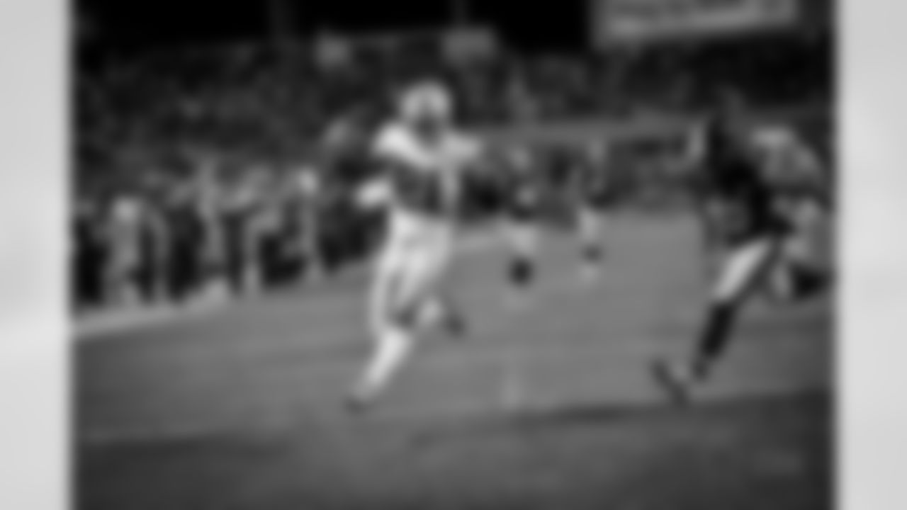 20161114_dal_vs_pit_ezekiel_elliott_selects_jj2029.jpg