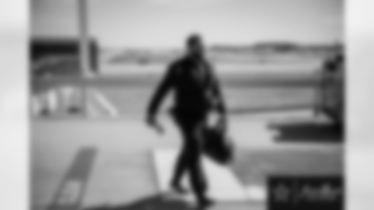 20171028_dal_joe_looney-2.jpg