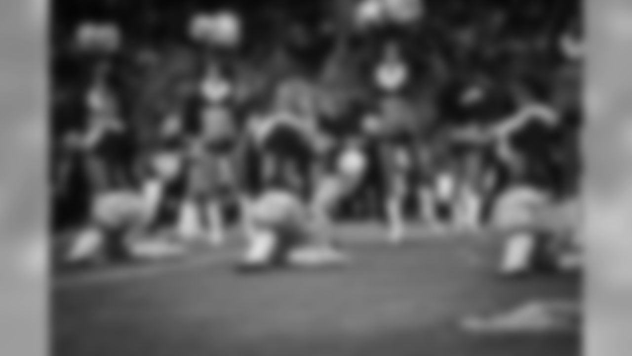 20161218_dal_cheer_all_jj17449.jpg