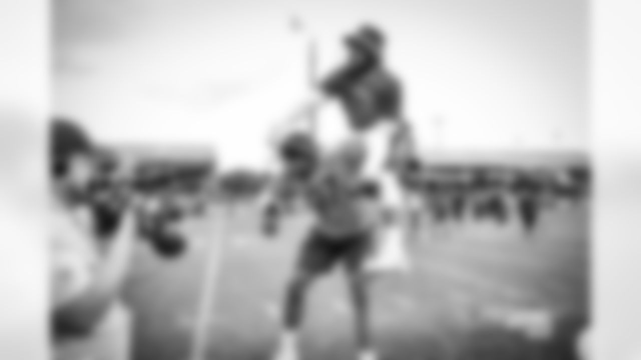 20170128_probowl_ezekiel_elliott_selects_jj29322.jpg