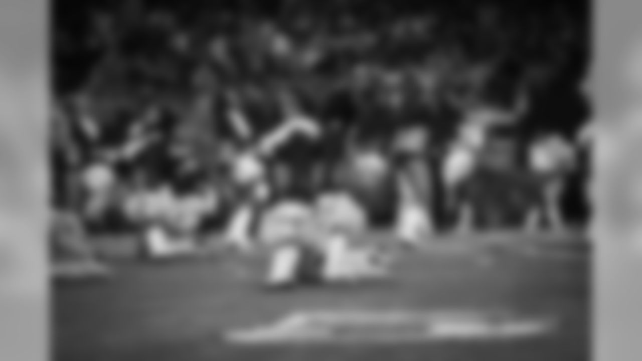 20161218_dal_cheer_all_jj17451.jpg