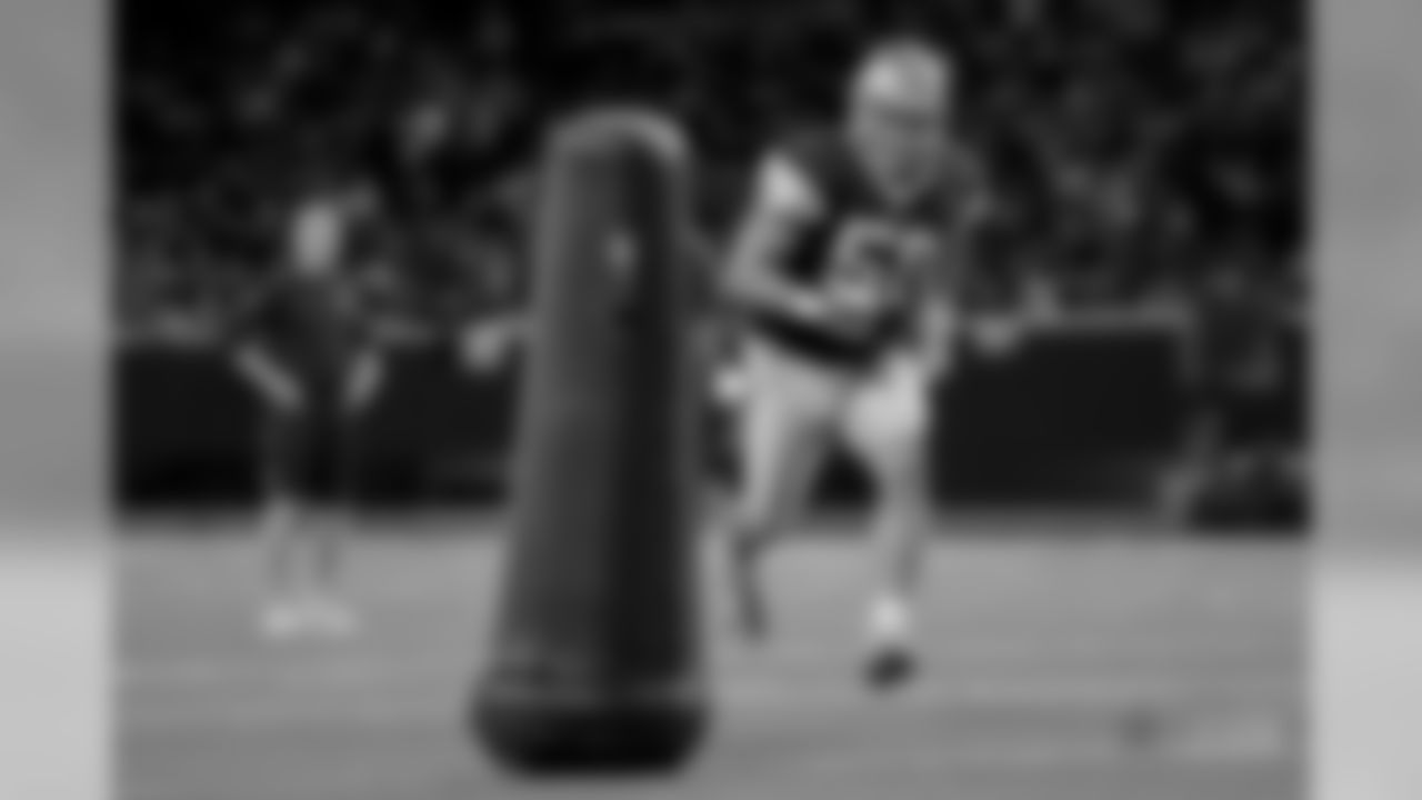 20170828_dal_sean_lee_selects_jj37950.jpg