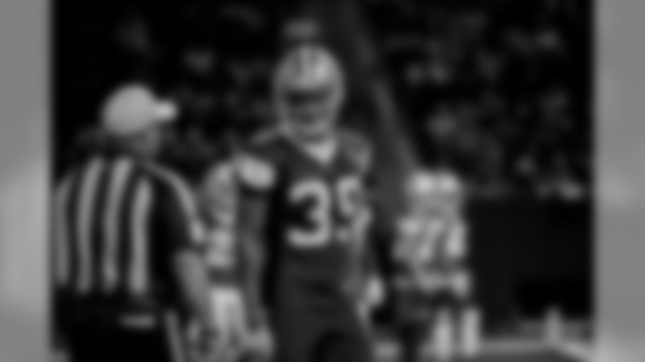 20170829_dal_marquez_white_selects_jj38215.jpg