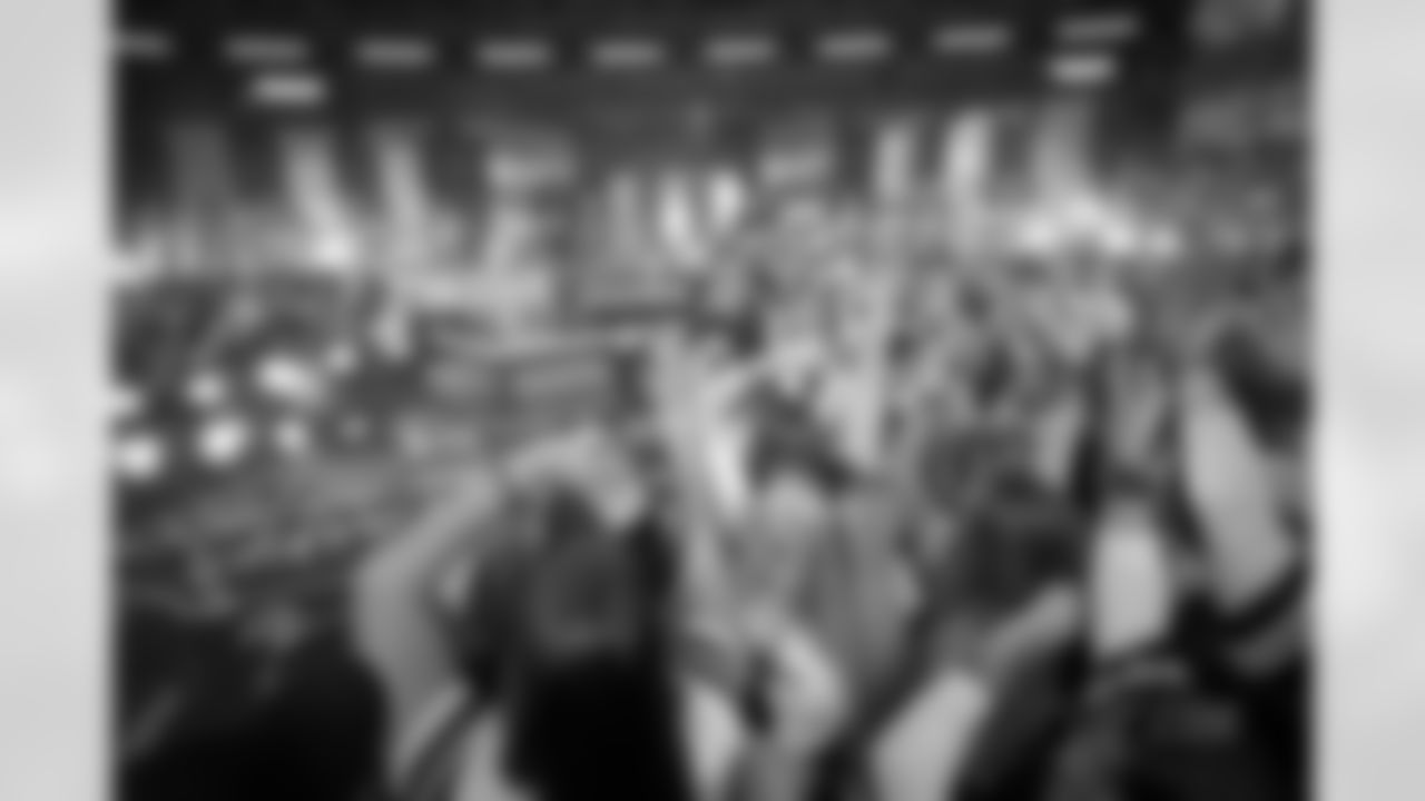 20161124_dal_thanksgiving_halftime79.jpg