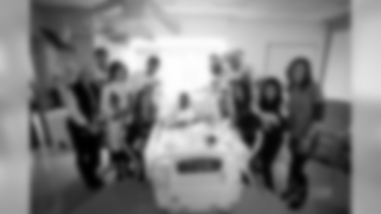 20161205_dal_childrens_hospital_visit52.jpg