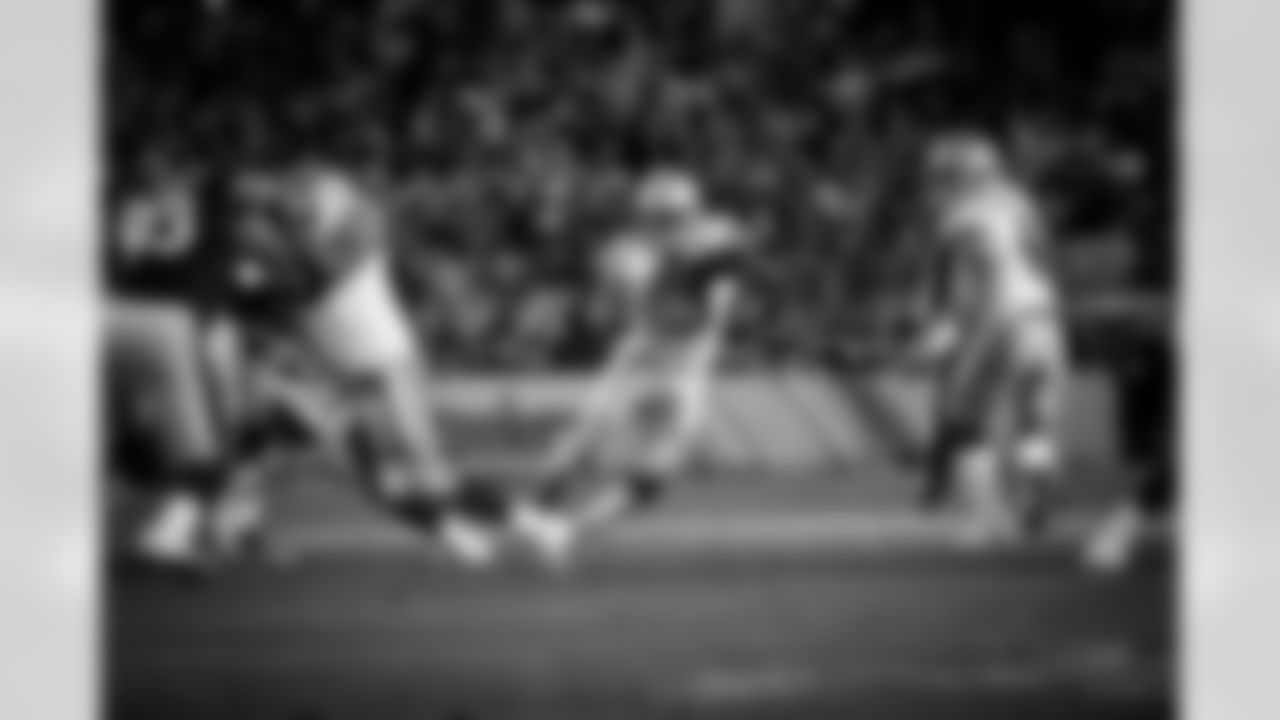 20161114_dal_vs_pit_ezekiel_elliott_selects_jj2040.jpg