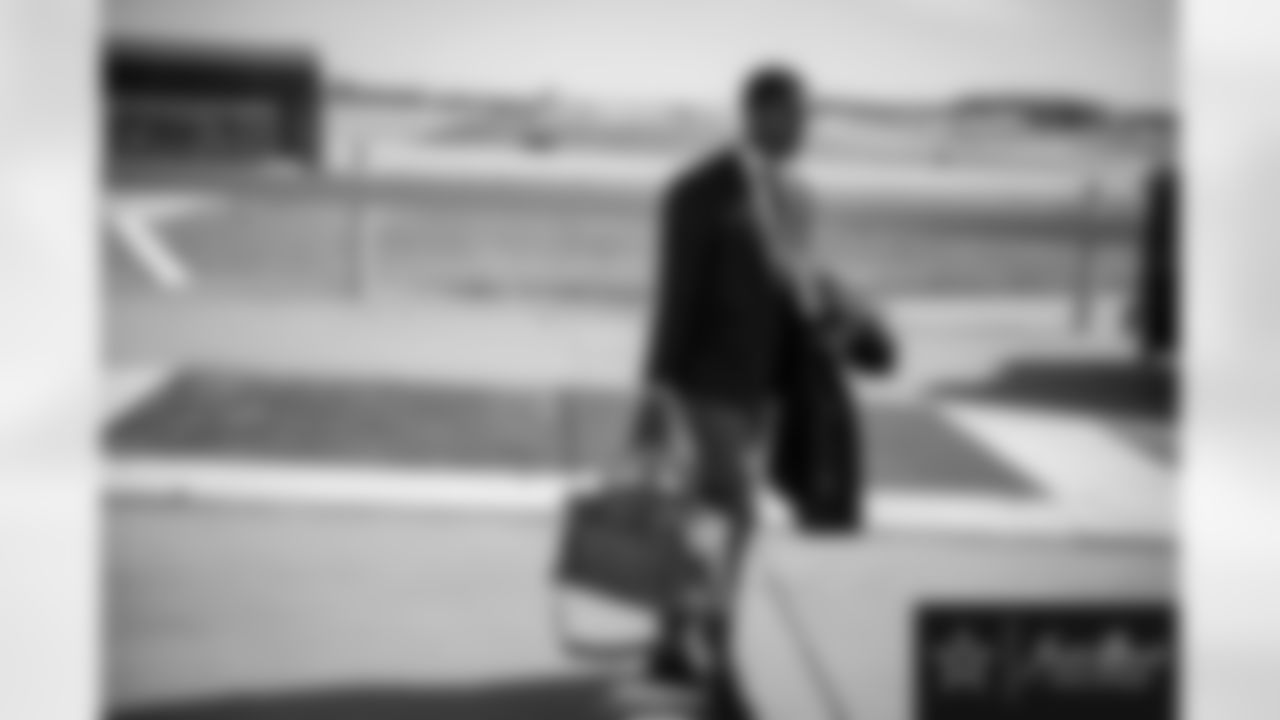 20171028_dal_byron_jones-2.jpg