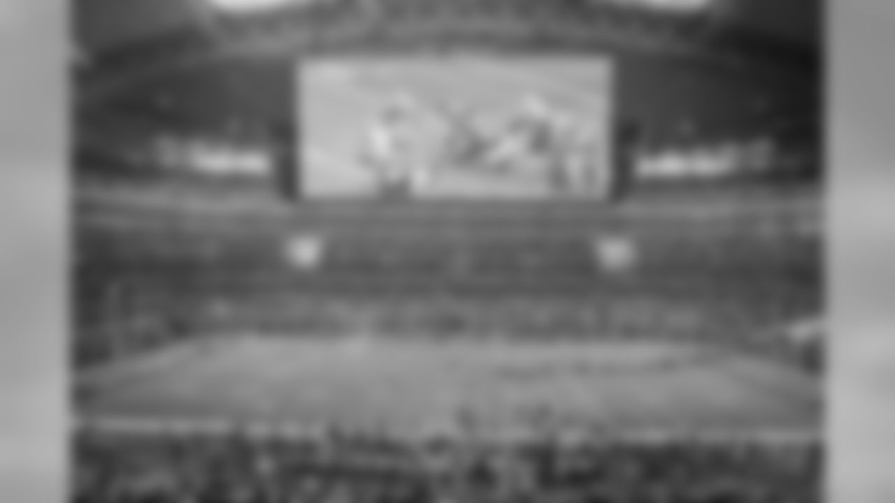 20171105_dal_tony_romo_tribute26.jpg