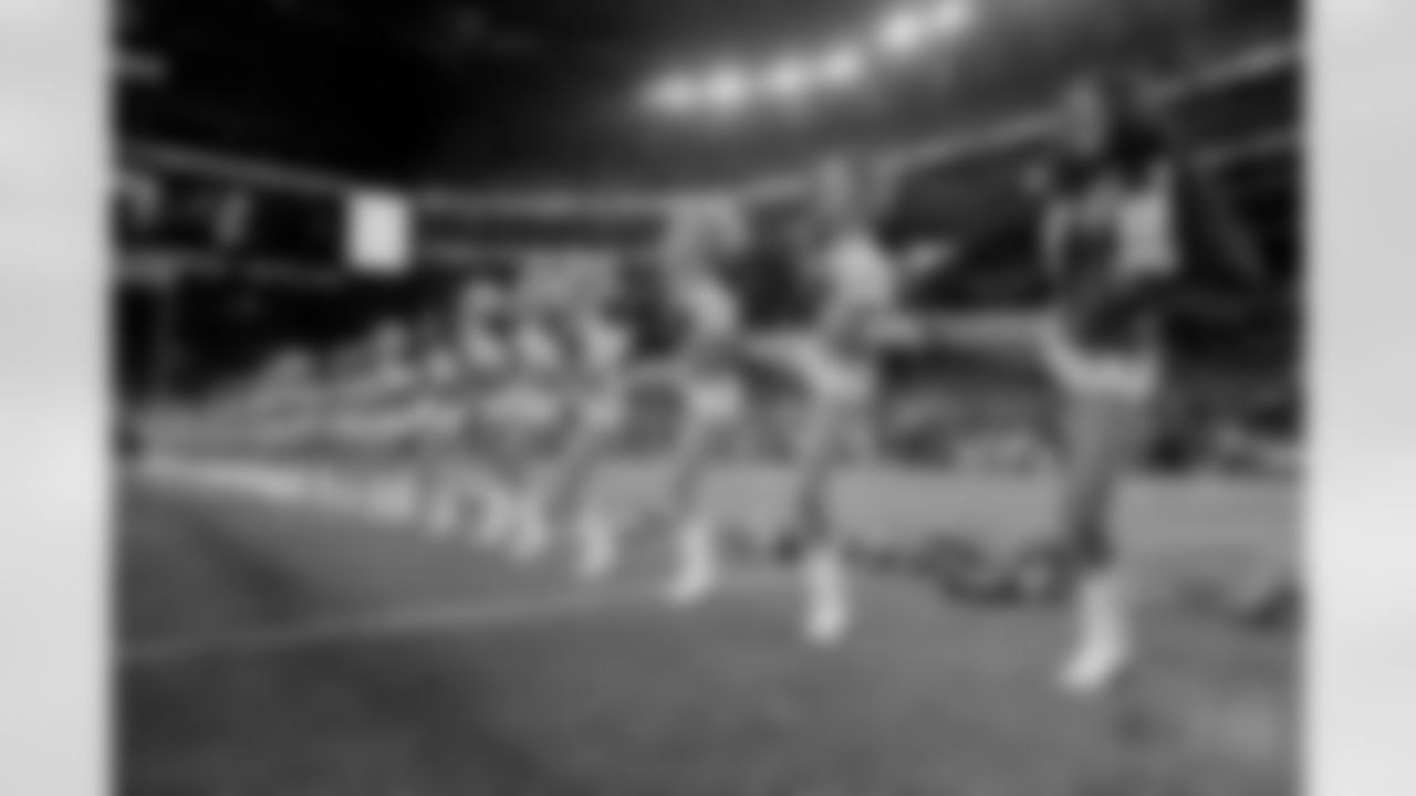 20171119_dal_cheer_selects_jj57367.jpg
