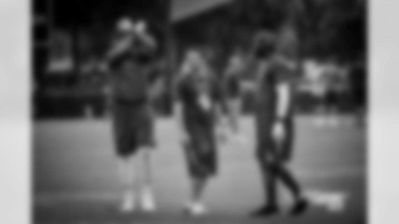 20170127_probowl_dez_bryant_selects_jj29101.jpg