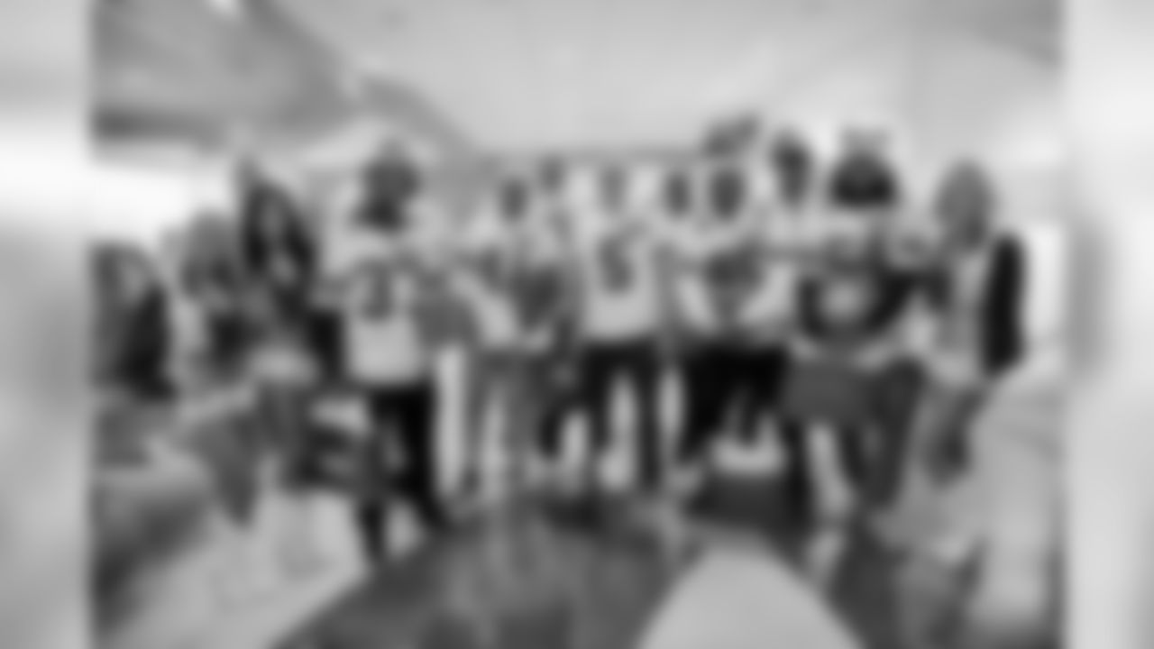 20171204_scottish_rite_hospital_visit_selects_jj62113.jpg