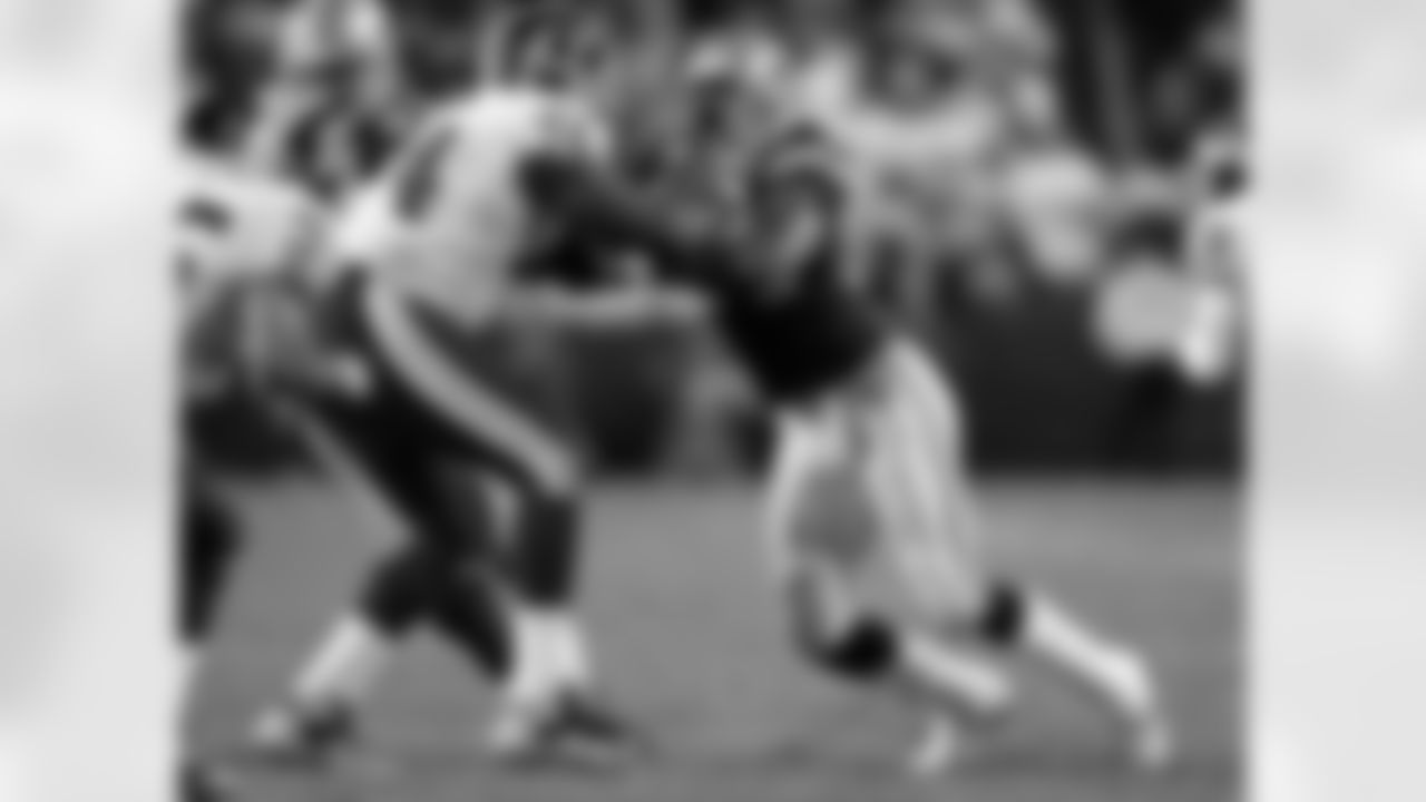 2009 - During the playoff clinching win at Washington, Ware had 5 tackles and three pressures as the defense forced a shutout for the first time since a 27-0 win at Washington (12/14/03).