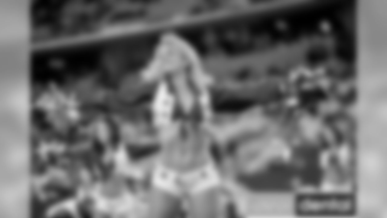 20171130_cheers_selects_jj61671.jpg