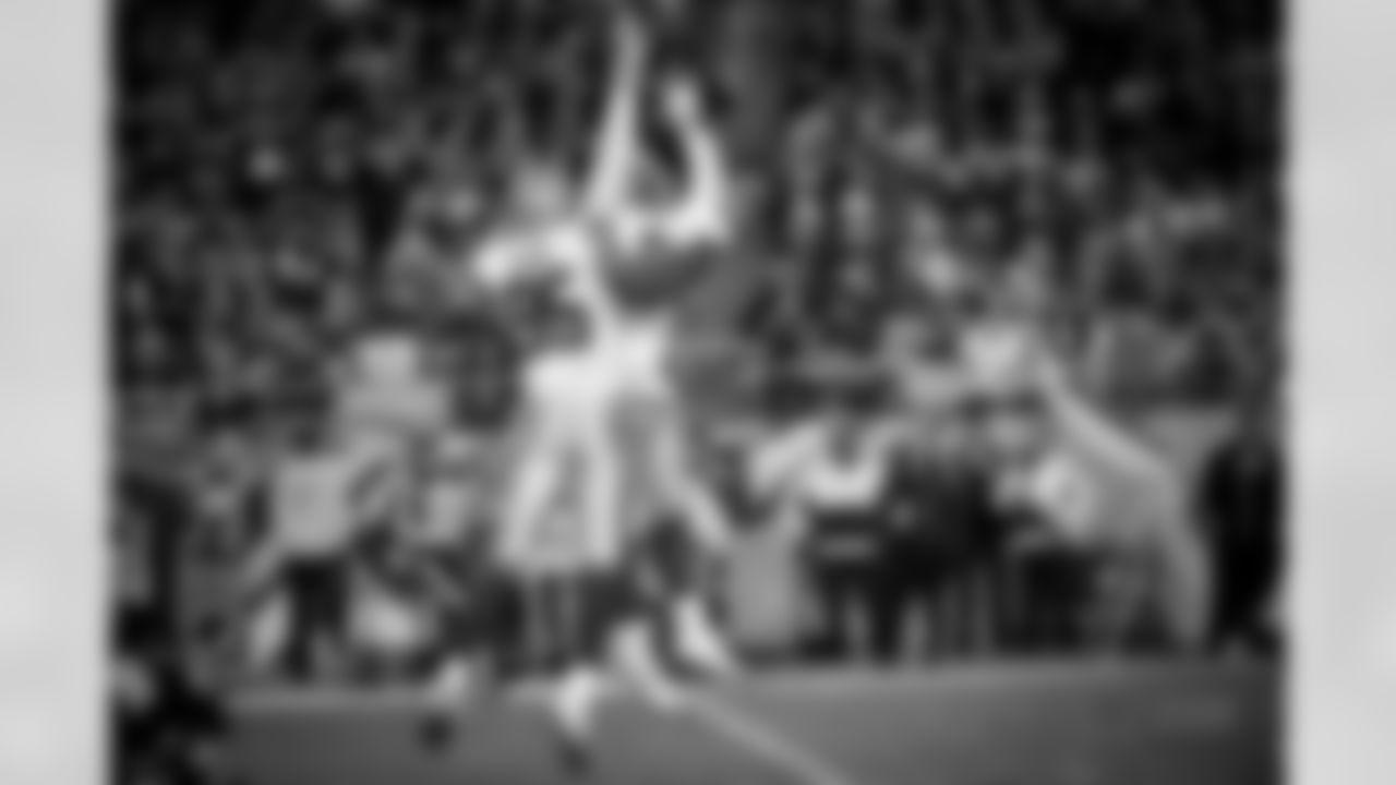 20161114_dal_vs_pit_demarcus_lawrence_david_irving_selects_jj2196.jpg