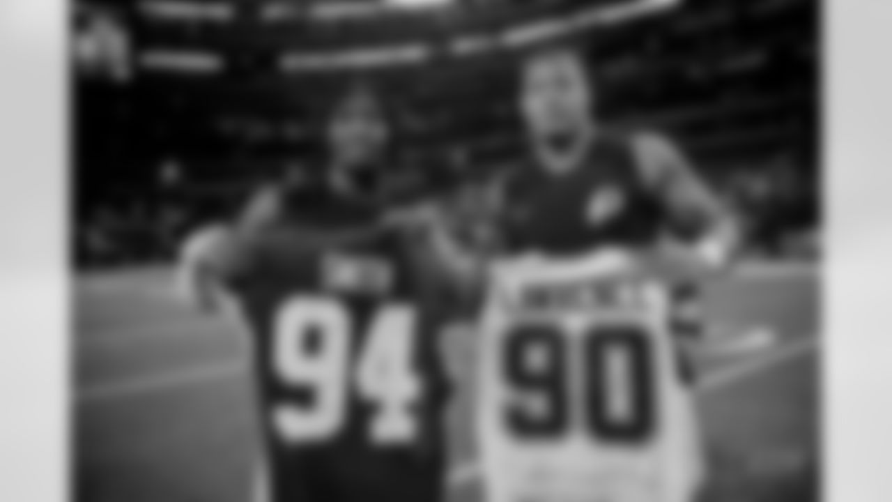 20171130_demarcus_lawrence_selects_jj61967.jpg