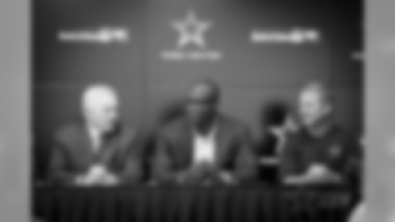 20170424_dal_demarcus_ware_retirement04.jpg