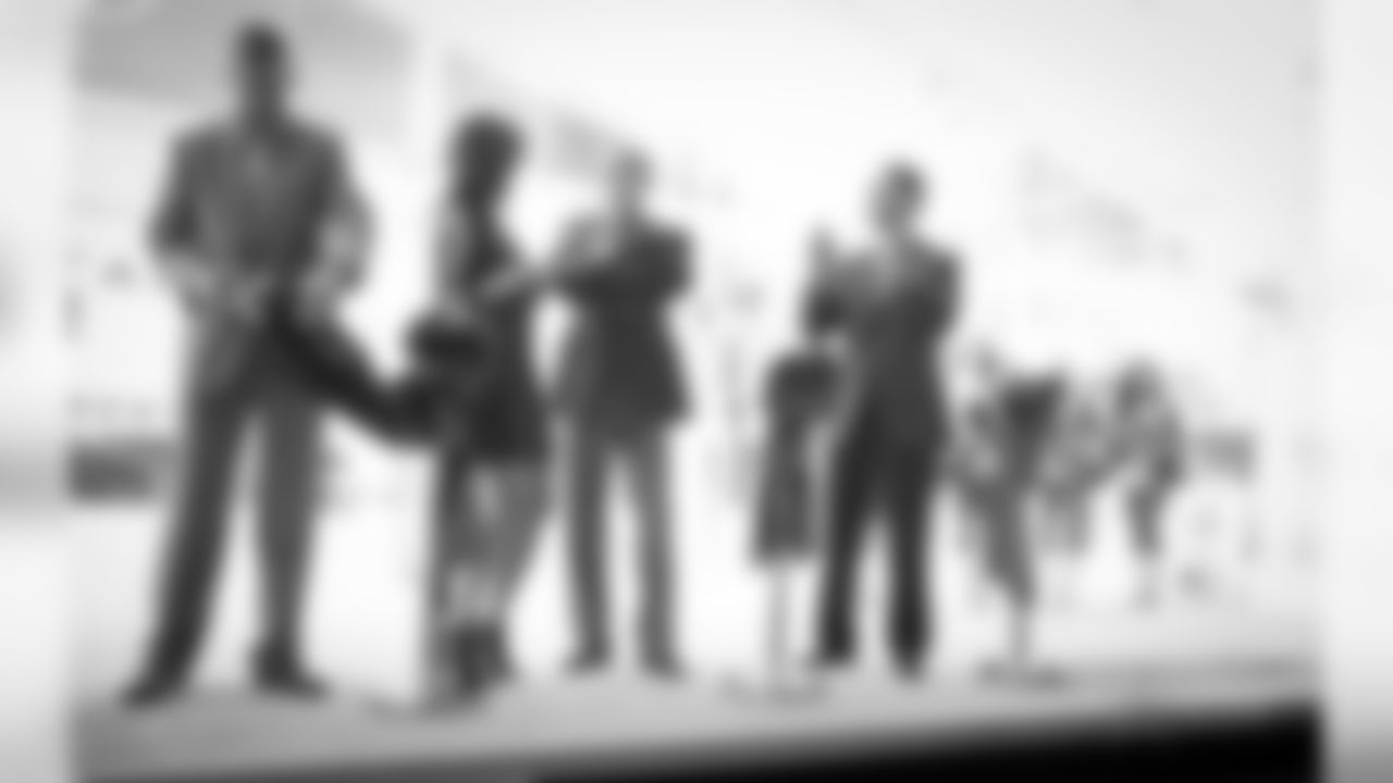 20160821_dal_thestar_ribbon-cutting_quickies124.jpg