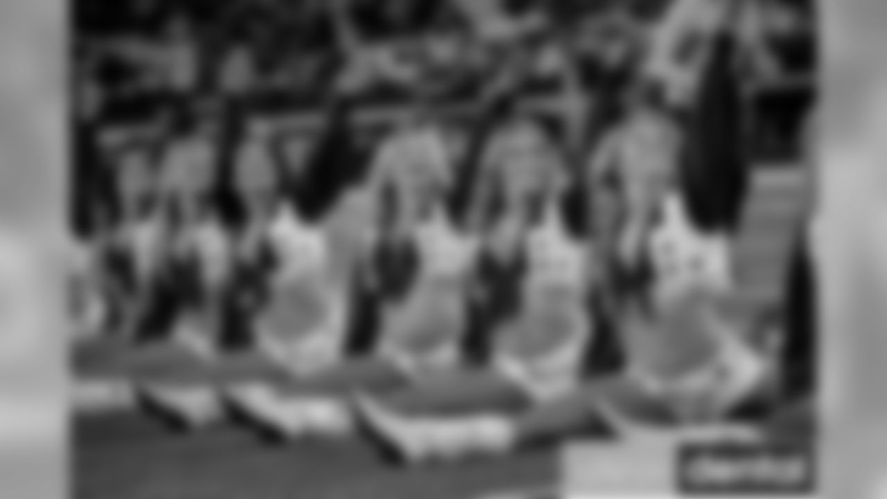 20171130_cheers_selects_jj61678.jpg