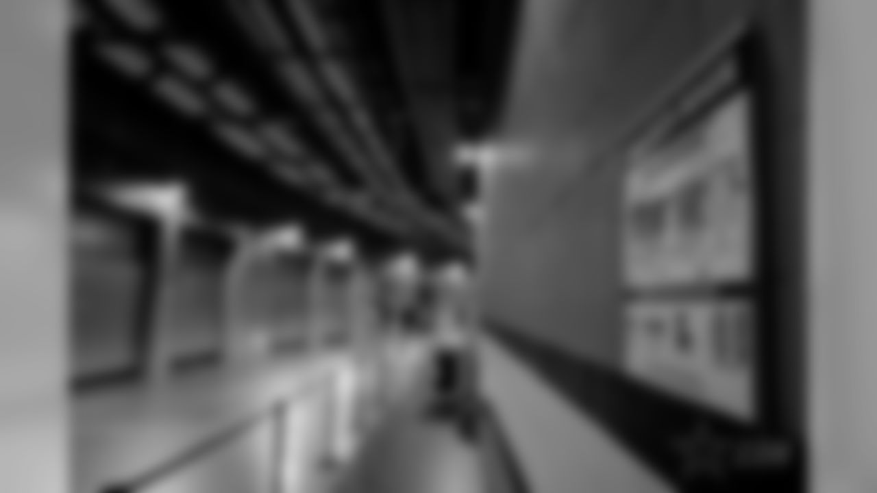 20171119_dal_locker_room_selects_jj57564.jpg