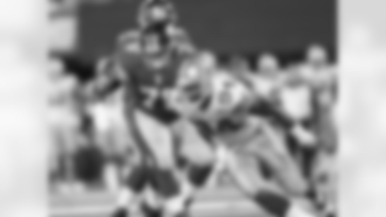2010 - In Jason Garrett's first win as interim head coach, Ware finished third on the team with a season-best 10 tackles against the New York Giants at Metlife Stadium.