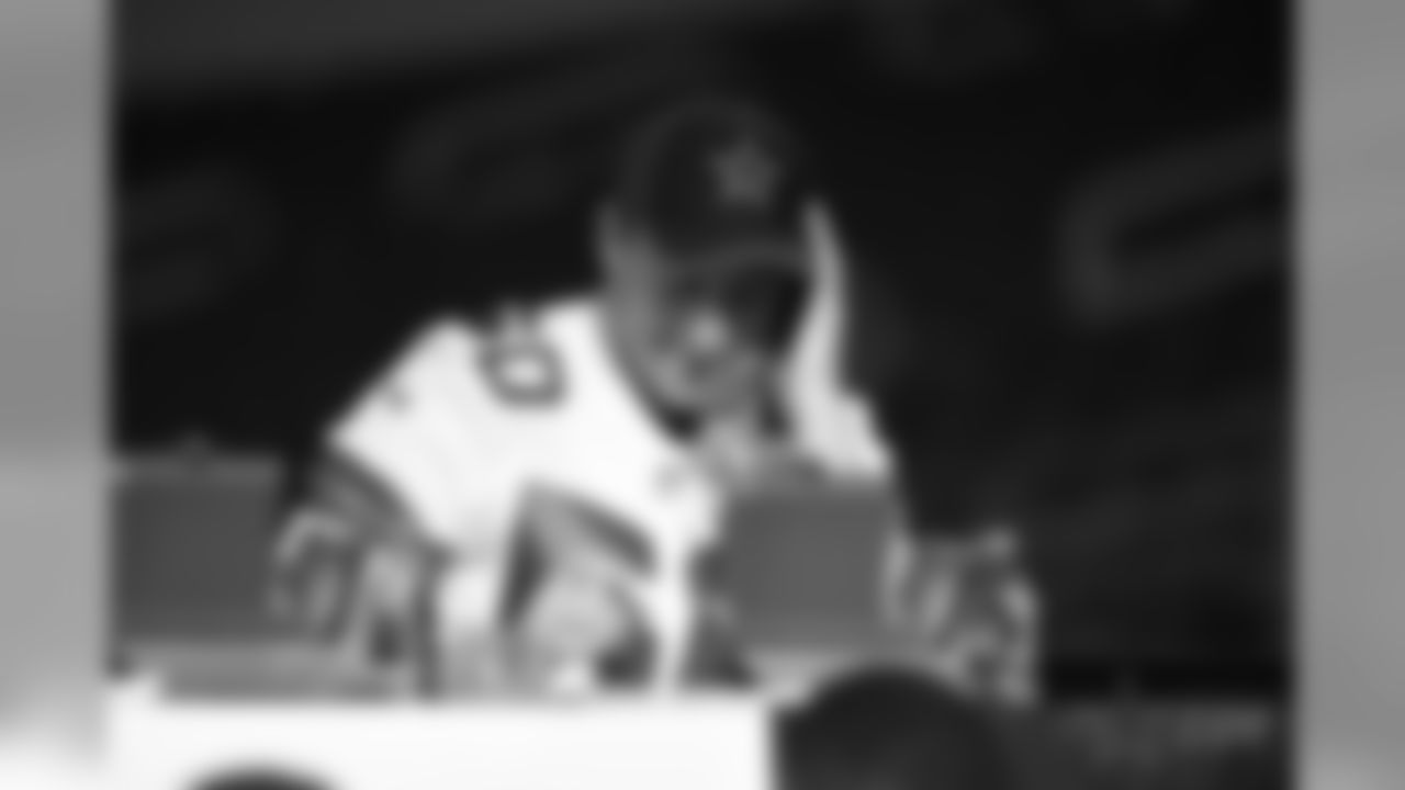 20170831_cowboys_harvey_relief_att_stadium_all_jj38589.jpg