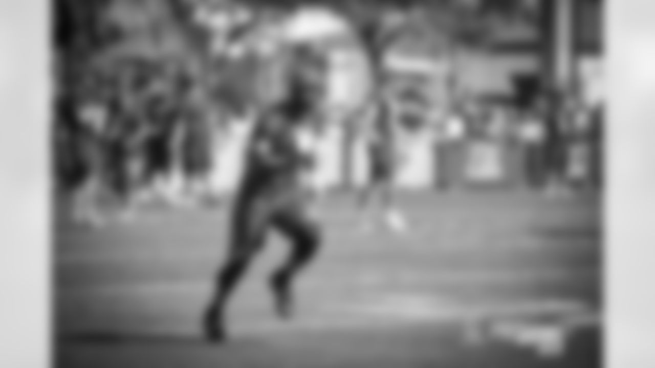 20170126_probowl_dez_bryant_selects_jj28636.jpg