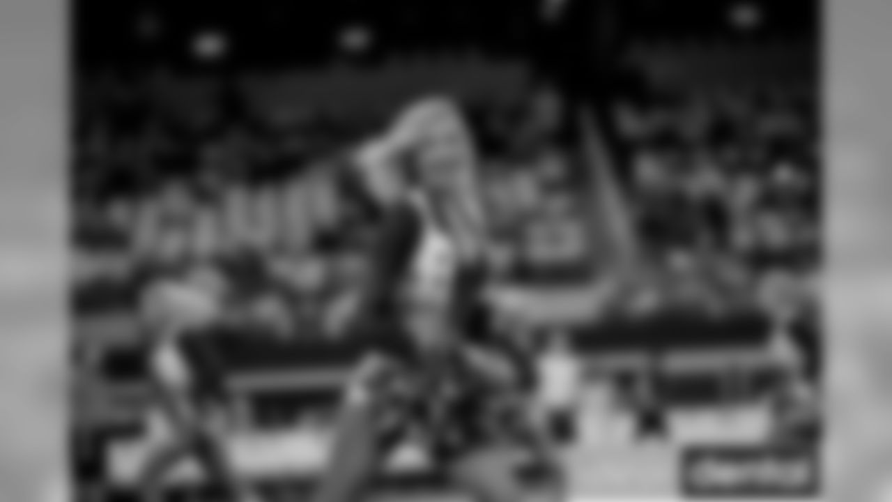 20171130_cheers_selects_jj61676.jpg