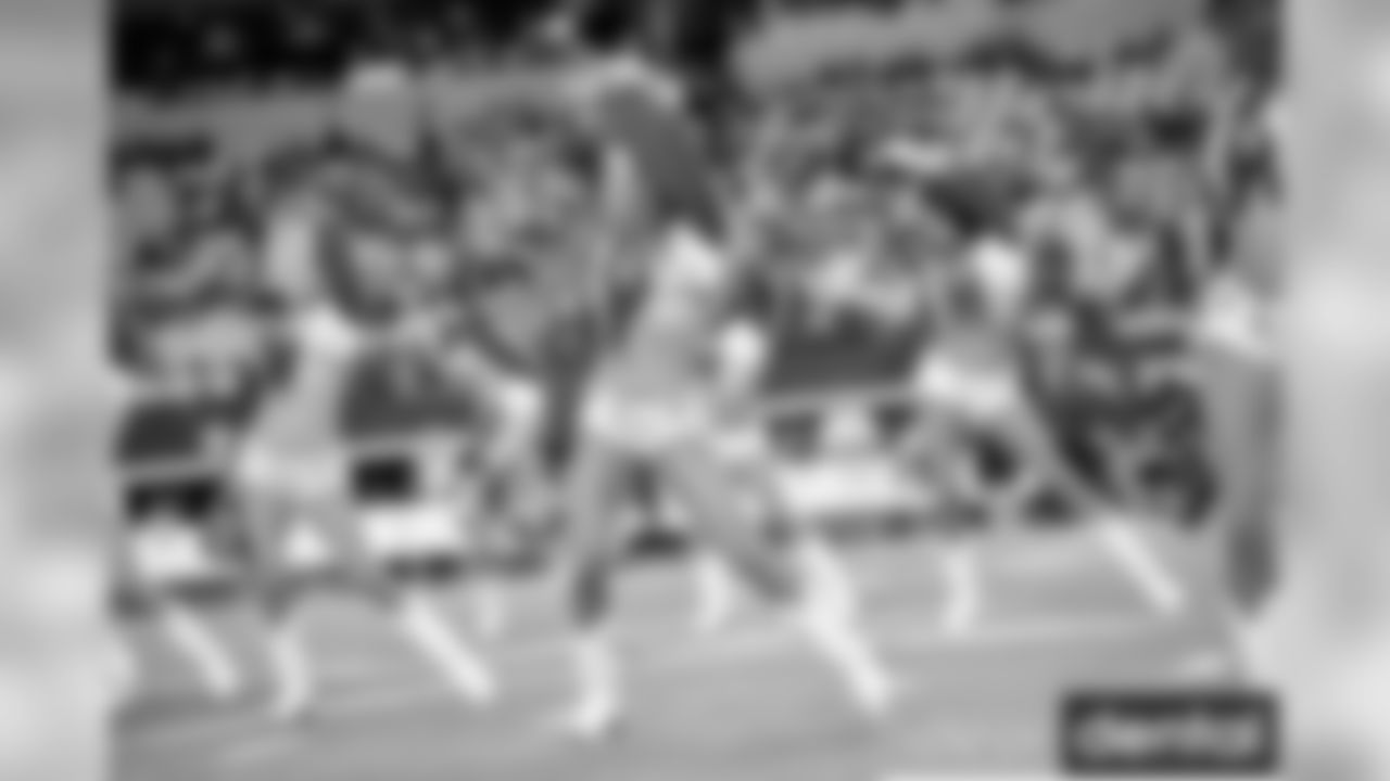 20171130_cheers_selects_jj61673.jpg