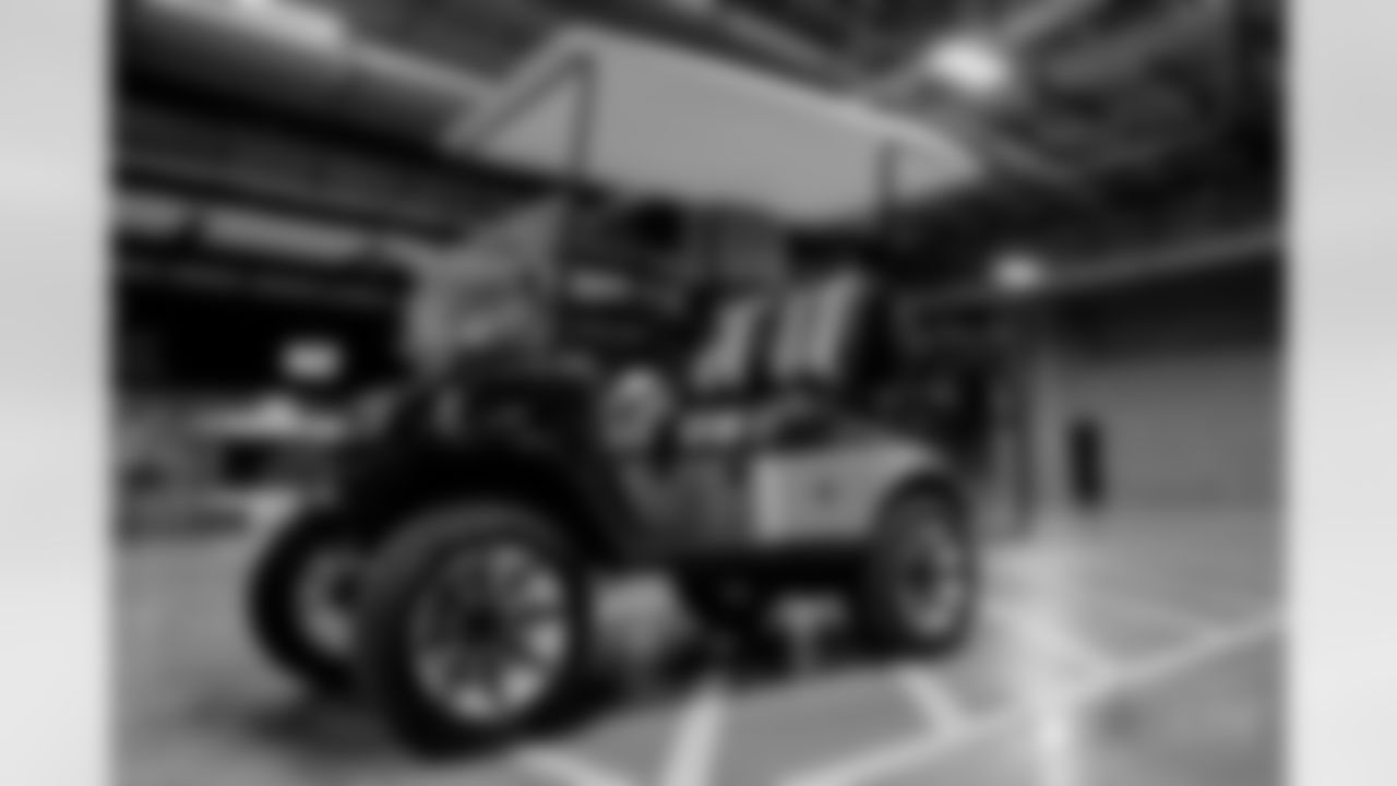 20171119_dal_golf_cart_selects_jj57558.jpg