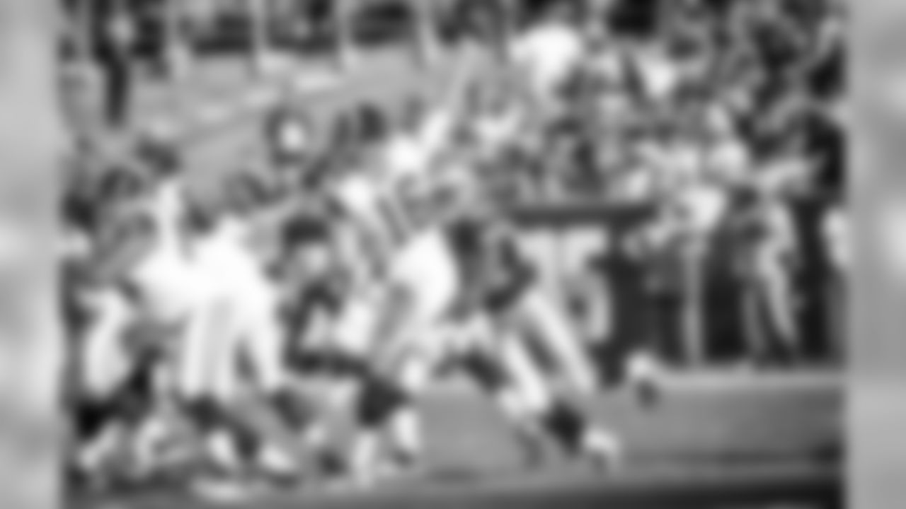 2016_cowboys_rams_derrick_akunne_selects_jj1058.jpg