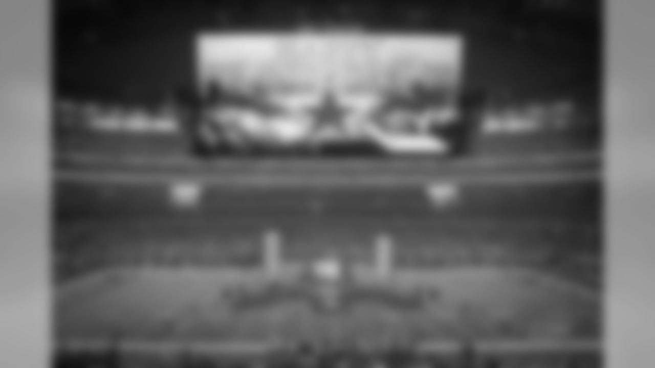20161124_dal_thanksgiving_halftime02.jpg
