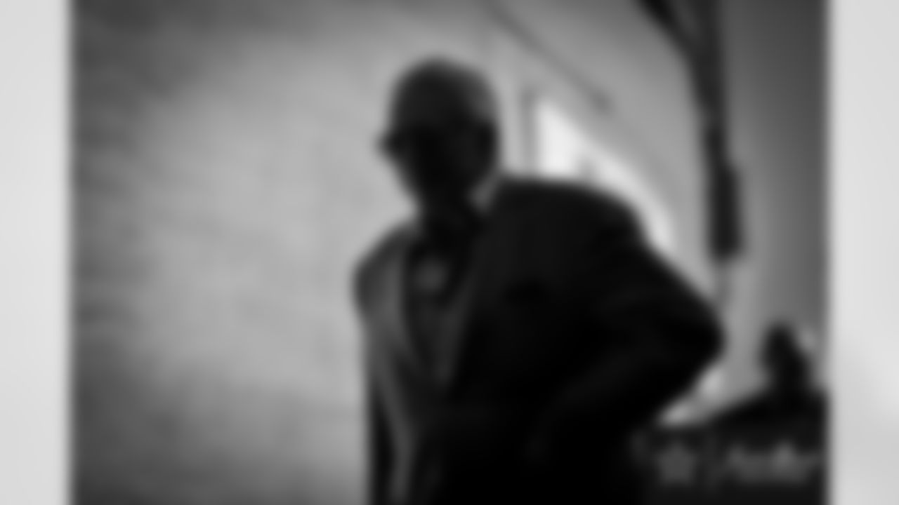 20170812_dal_jerry_jones_selects_jj30036.jpg
