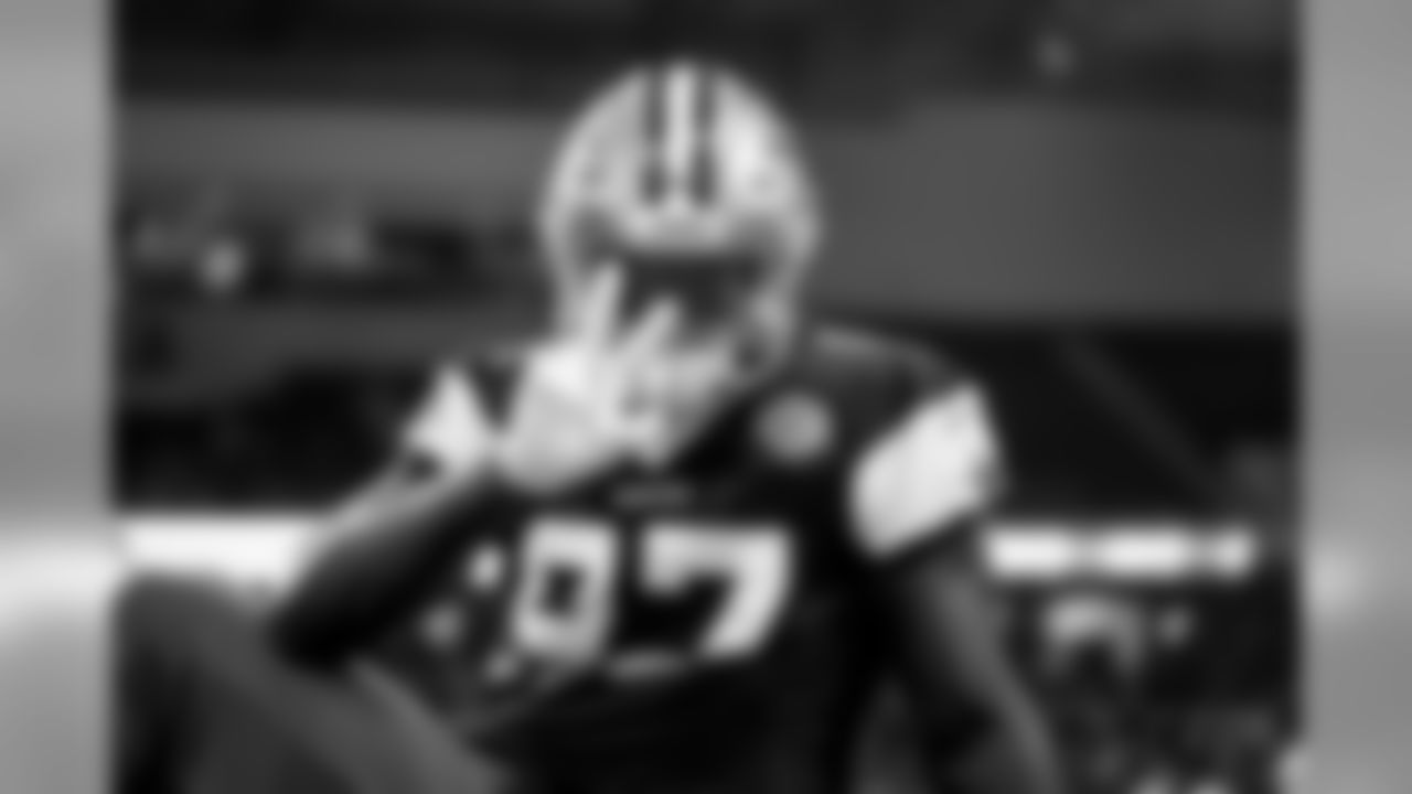 20180821_Training Camp_Taco Charlton_Selects_JJ_018516