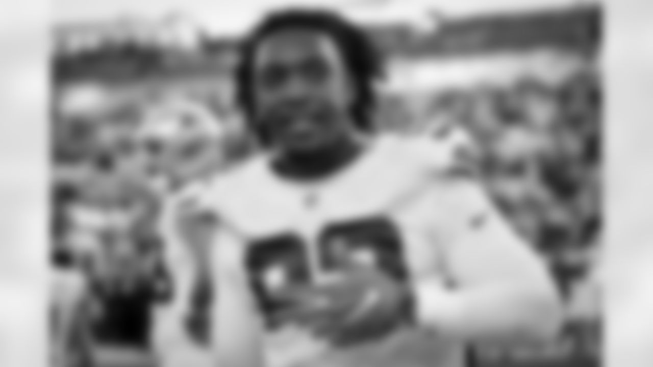 20161114_dal_vs_pit_cedric_thornton_selects_jj2264.jpg