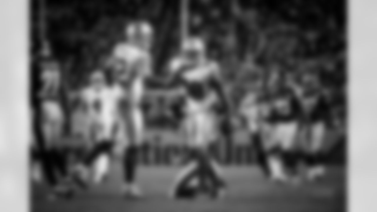 20161114_dal_vs_pit_dez_bryant_selects_jj2079.jpg