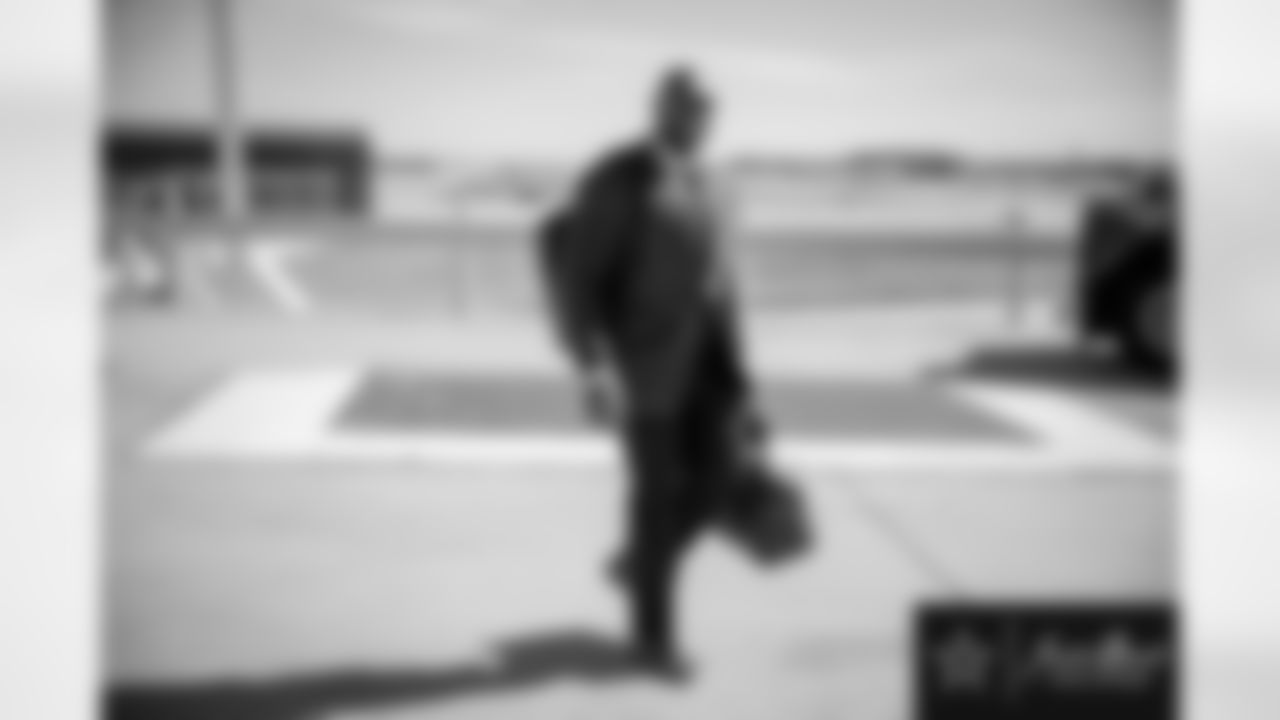 20171028_dal_tyron_smith-2.jpg